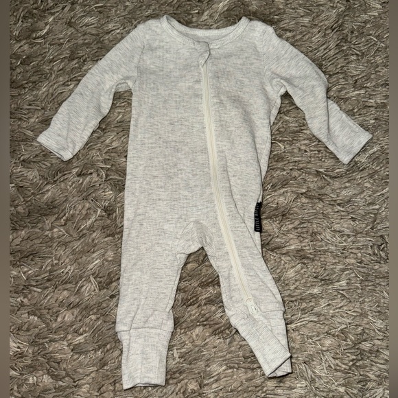 Little Bipsy Other - Little Bipsy newborn gray sleeper!